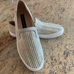 Steven New York slip on sneaker NWOT